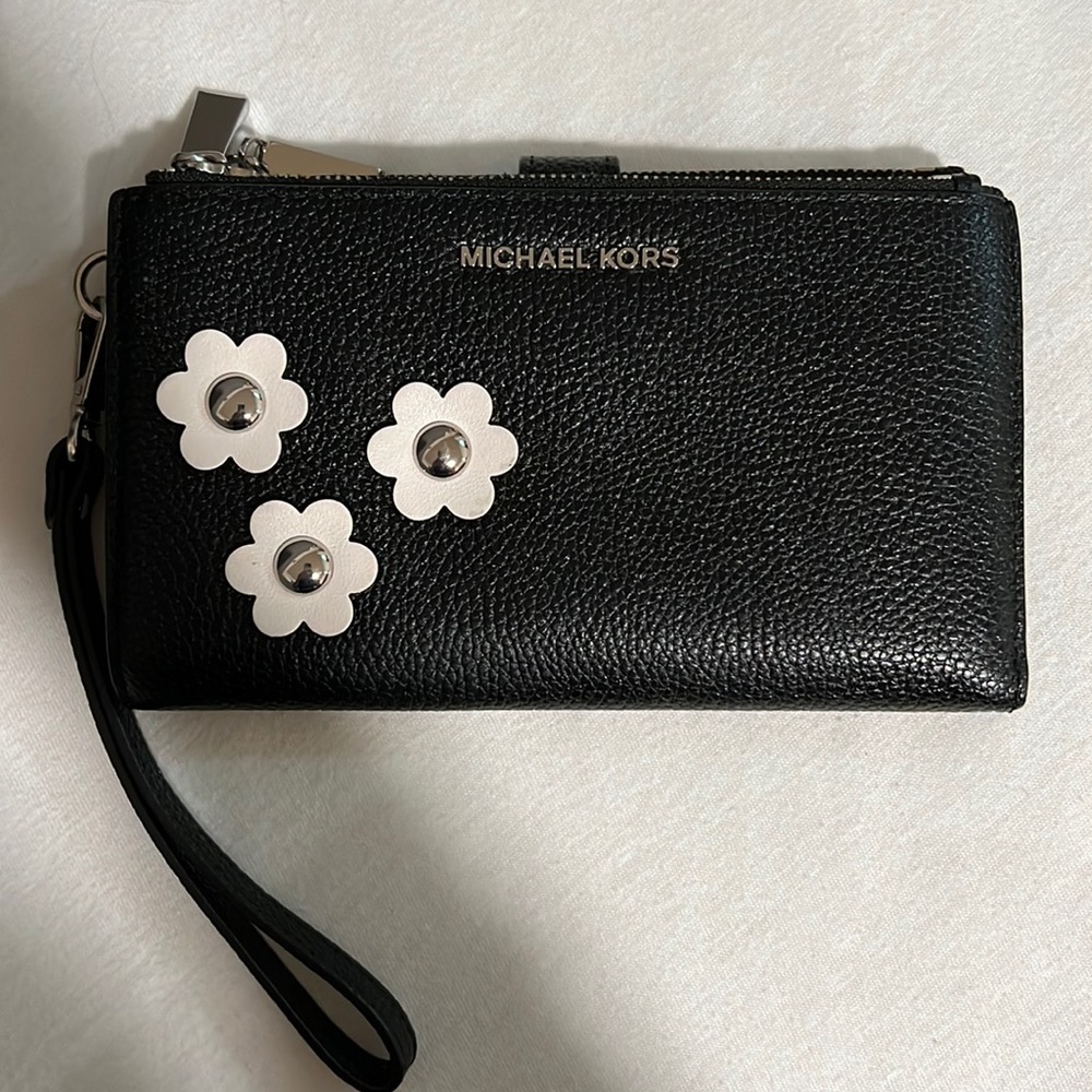 Michael Kors Adele Wallet w/ Flowers